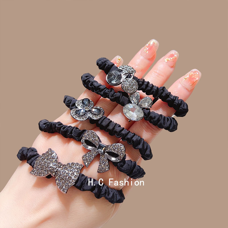The bow hair tie and hair band from Dongdaemun, South Korea, exudes a high-end, retro Korean style headwear, hair tie, small intestine band and leather band Application Scenario