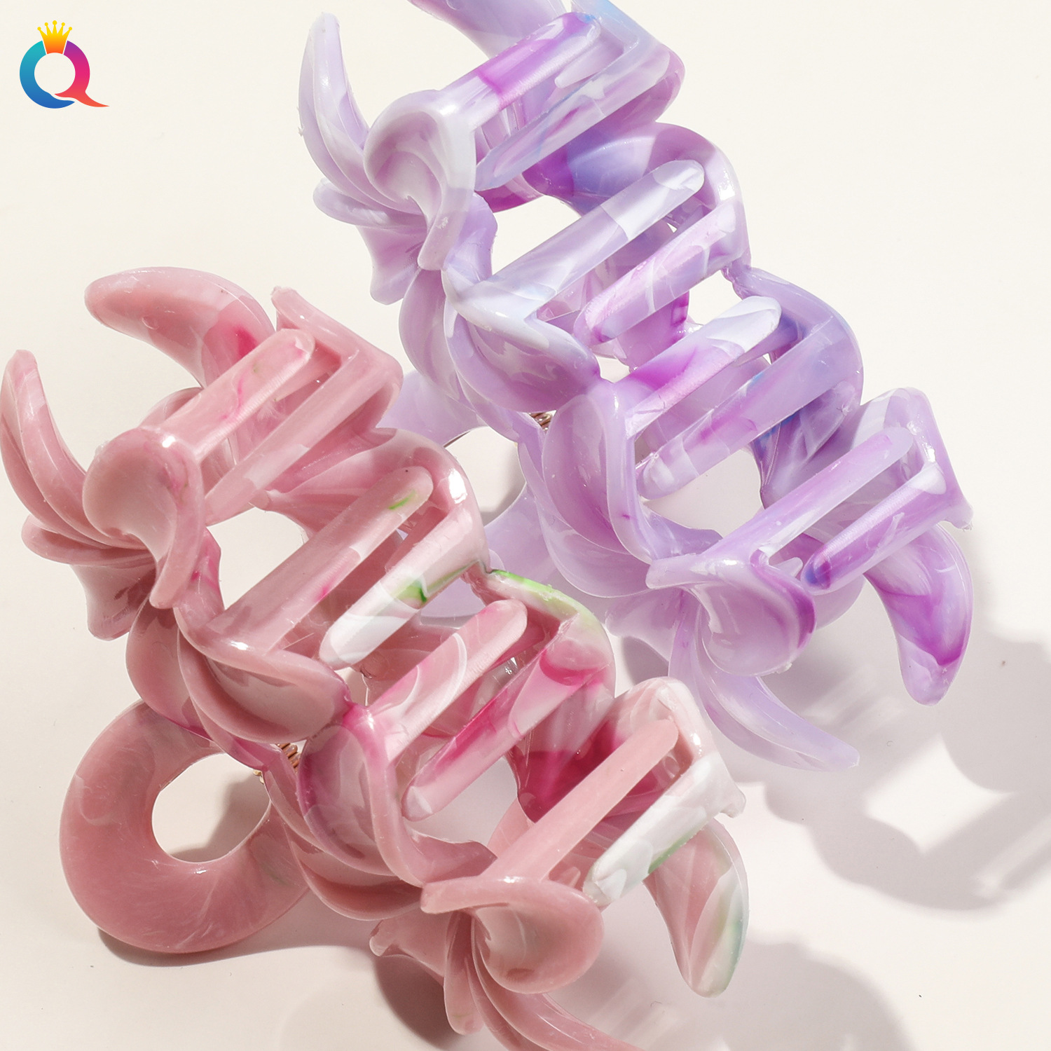 Qiyue Cross-border Best-selling Double-flower frangipani grab clip Set, floral fashion shark clip hair accessory for the back of the head Application Scenario