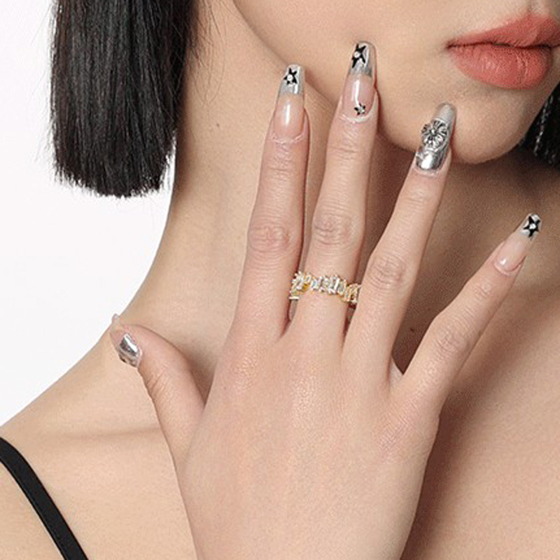A golden zircon opening adjustable ring with a simple and niche design for women, exuding a sense of light luxury and high-end sophistication details Picture