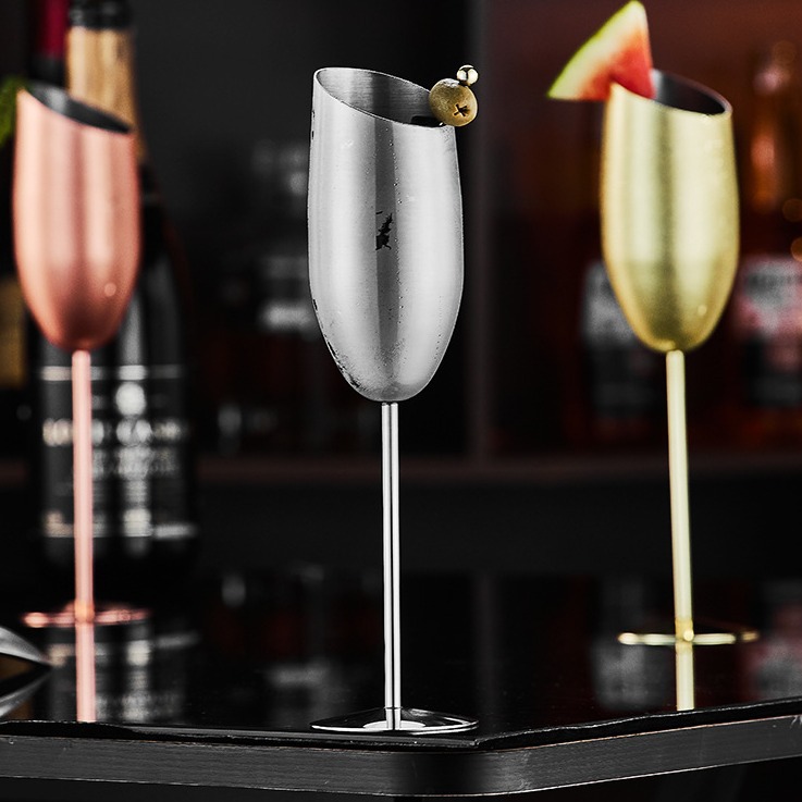 304 stainless steel beveled champagne glass, tall glass, creative cocktail glass, tulip glass, bar metal red wine glass Application Scenario
