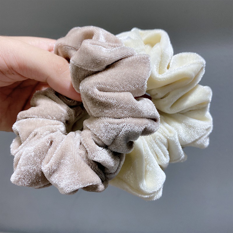 Korean swan velvet large intestine hair band Women 2025 New black hair tie, high-end hair accessory pleated hair band Application Scenario