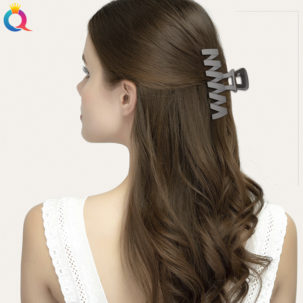 Qiyue Cross-border Simple and retro plastic hair clips, fashionable large shark clips, back of the head, updo hair clips, and headwear wholesale Specification drawing