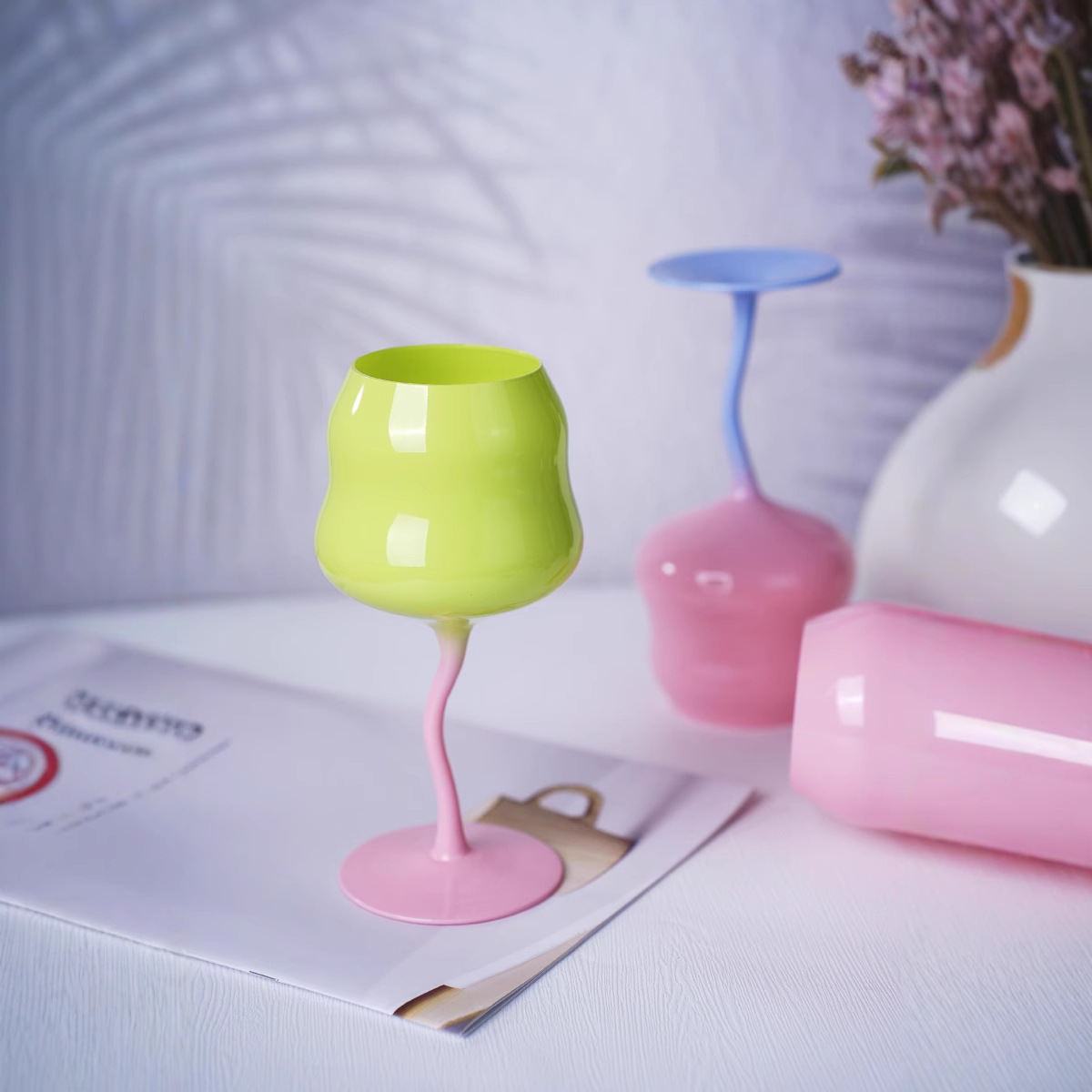Candy-themed twisty cups, girlish cream cloud wine glasses, dopamine glass glasses, macaron wine glasses, highball glasses Application Scenario