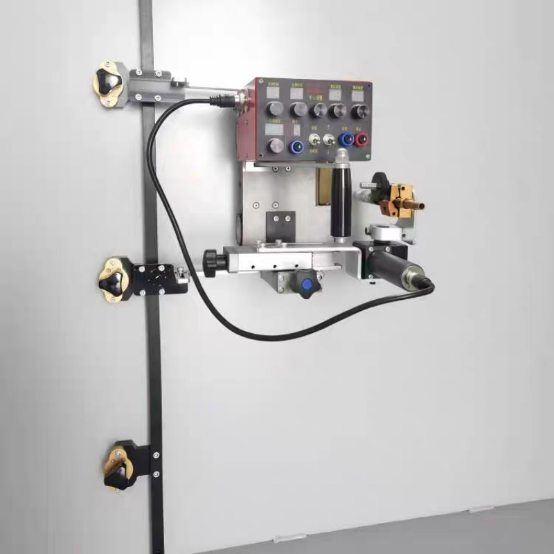The KA-HE9Pro swing welding trolley is a horizontal fillet welding and vertical vertical fillet welding trolley for H-shaped steel box columns Application Scenario