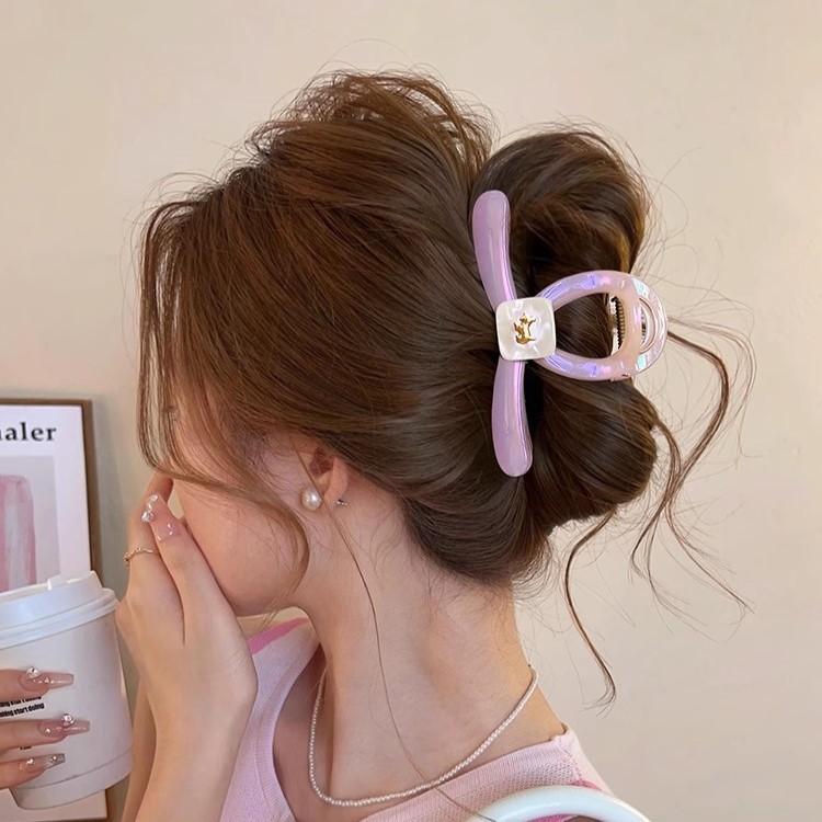 High-quality, clear and transparent dog claw clip with a high-end feel. The back of the head is a shark clip with a 2025 new exquisite hairpin headwear Specification drawing