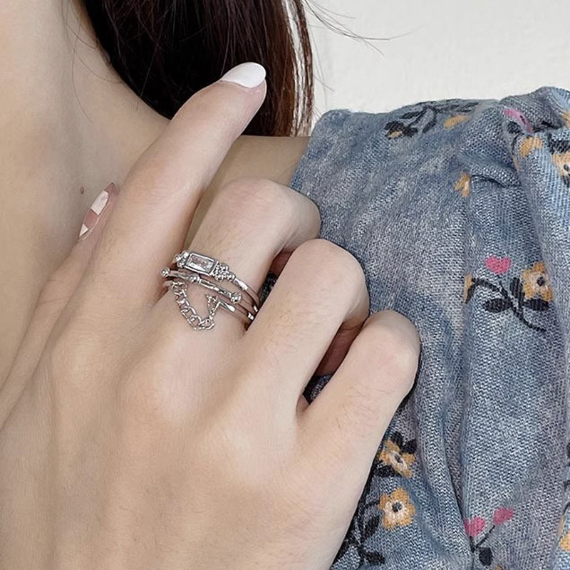 Diamond-encrusted heart-shaped ring, hip-hop Instagram cold style ring, a niche design for women, high-end and cool accessory index finger ring Specification drawing