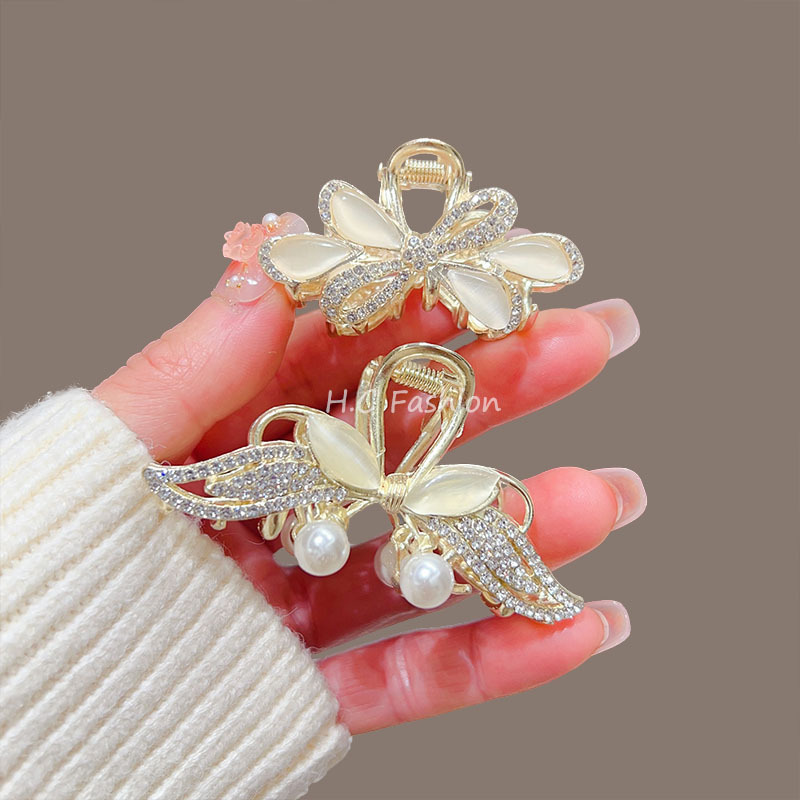 New spring and summer bestsellers: Medium-sized hairpins with cat's eye imitation, bow tie, rhinestone hairpins, and high-end semi-tied pearl accessories details Picture