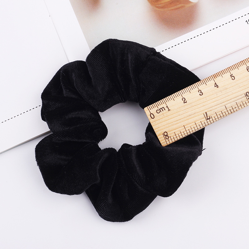 Qiyue Amazon Fashion Hair Band 46-color velvet Velvet Large Intestine Hair Band and hair accessory manufacturer Application Scenario