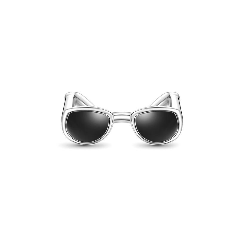 The ring is a niche design for women with a high-end feel. The sunglasses are a trendy and unique open-mouth ring that is exquisite, fashionable and versatile Item Picture