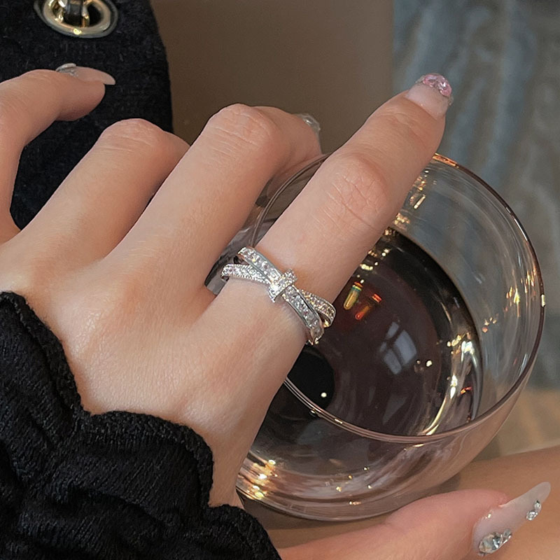 A unique and simple cross-diamond open-mouth ring for women, with a cold style and exquisite zircon food ring trend on Instagram details Picture
