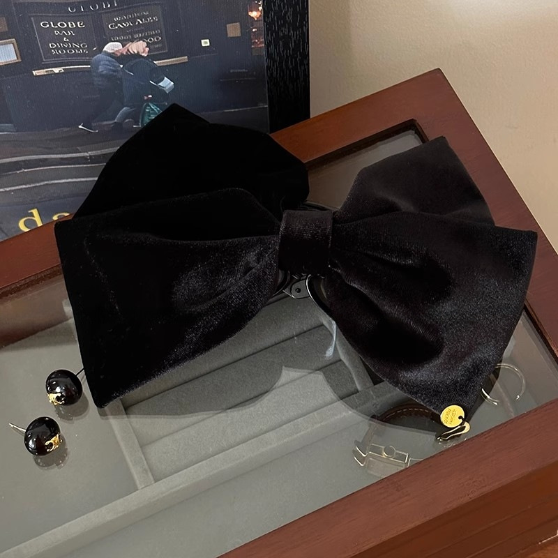 Velvet black large bow hairpin for women, high-end style, 2025 new retro hairpin shark clip headwear details Picture