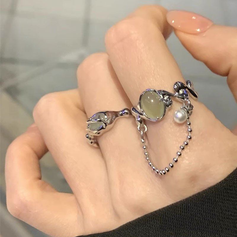 New Chinese-style cascading chain tassel pendant ring for women on Instagram, a niche and cold style high-end ring, trendy and cool Application Scenario