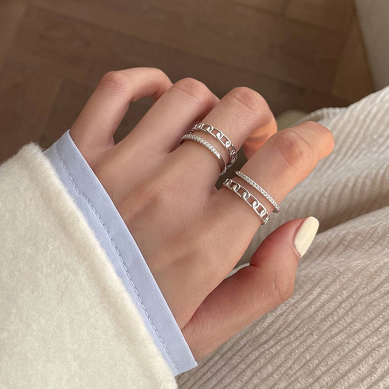 This is a niche design for women, featuring a double-layered, exquisite, and stylish Instagram index finger ring. It's a trendy and unique ring that has become a social media sensation details Picture
