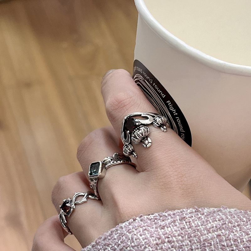 Retro niche open ring for women, aged style crown, geometric irregular graffiti, cold style, individualistic and trendy ring for men Specification drawing