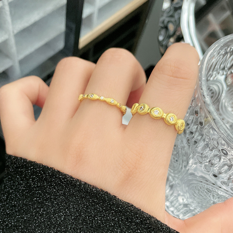 Retro Italian vintage brushed rings for women, simple and elegant couple rings, new niche, light luxury and versatile rings Specification drawing