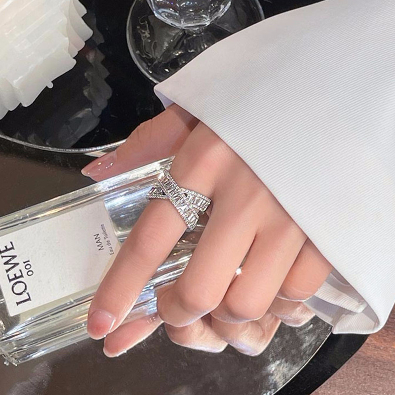 High-end, light luxury, full diamond zircon open ring, a fashionable index finger ring with a niche design for women, an ins trendy and individualistic ring Specification drawing