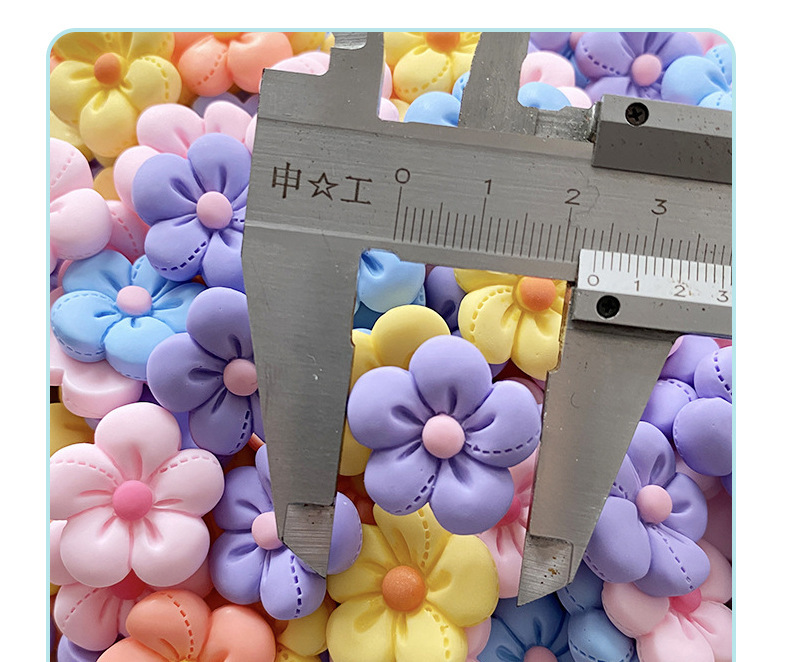 Flower accessories, hair clips, hair accessories, headwear, cream glue accessories, materials, diy handcrafted hair clips, resin accessories from Yiwu details Picture