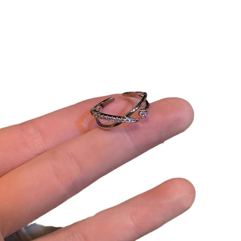 Cross-zircon stacked ring for women, a light luxury and niche design, exquisite and delicate delicate ring that shows off the hand, a new trend in 2023 Item Picture