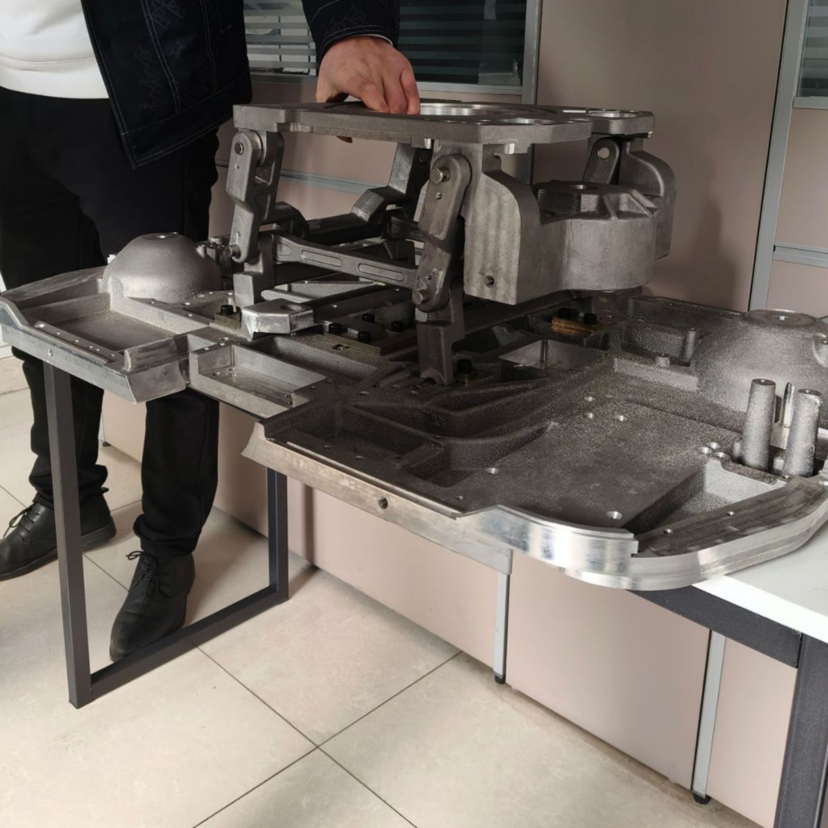 Factory direct supply of non-standard all-aluminum submerged AGV hardware, lightweight and high-load, intelligent and efficient material handling undefined