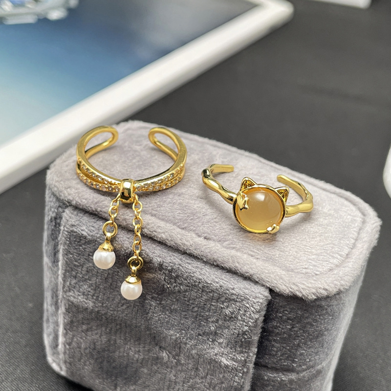 Exquisite French pearl chain tassel, elegant open ring, cat-eye, niche, simple, fashionable and versatile food ring Application Scenario
