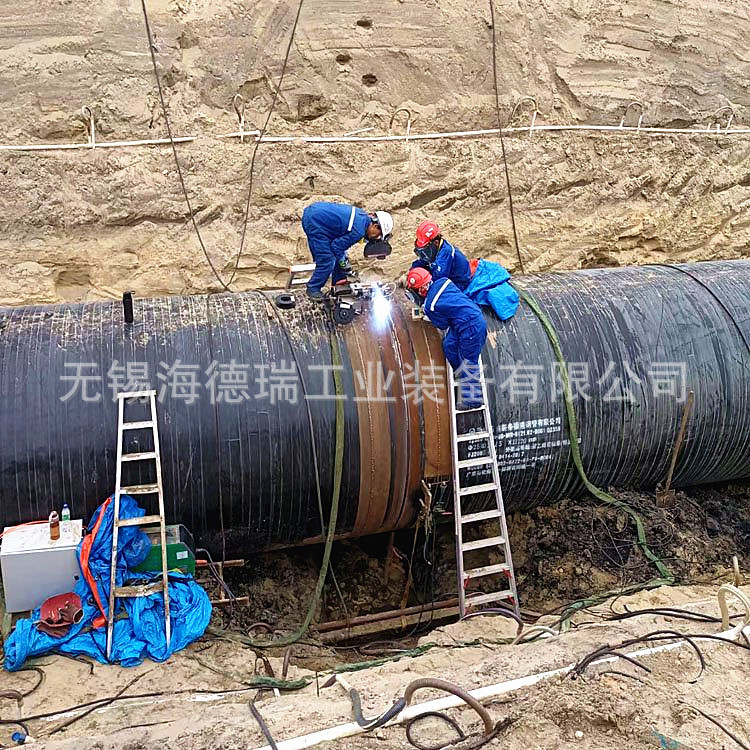 A portable gas shielded welding trolley for on-site field pipeline welding with argon arc protection undefined