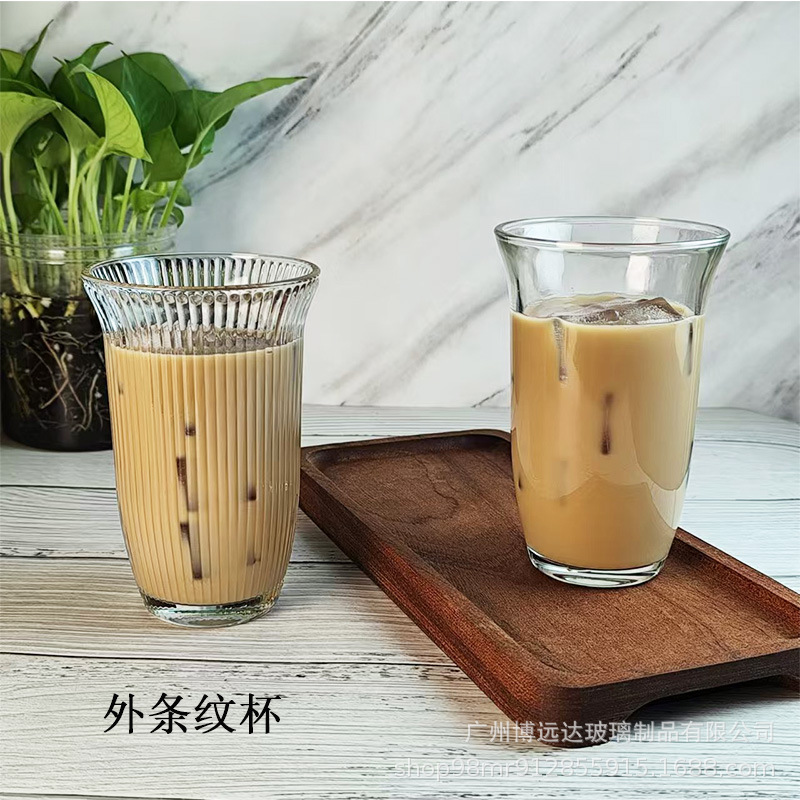 Transparent and simple glass cups, wide-mouthed striped cups, American coffee cups, juice drink cups, milk cups, cocktail cups Specification drawing
