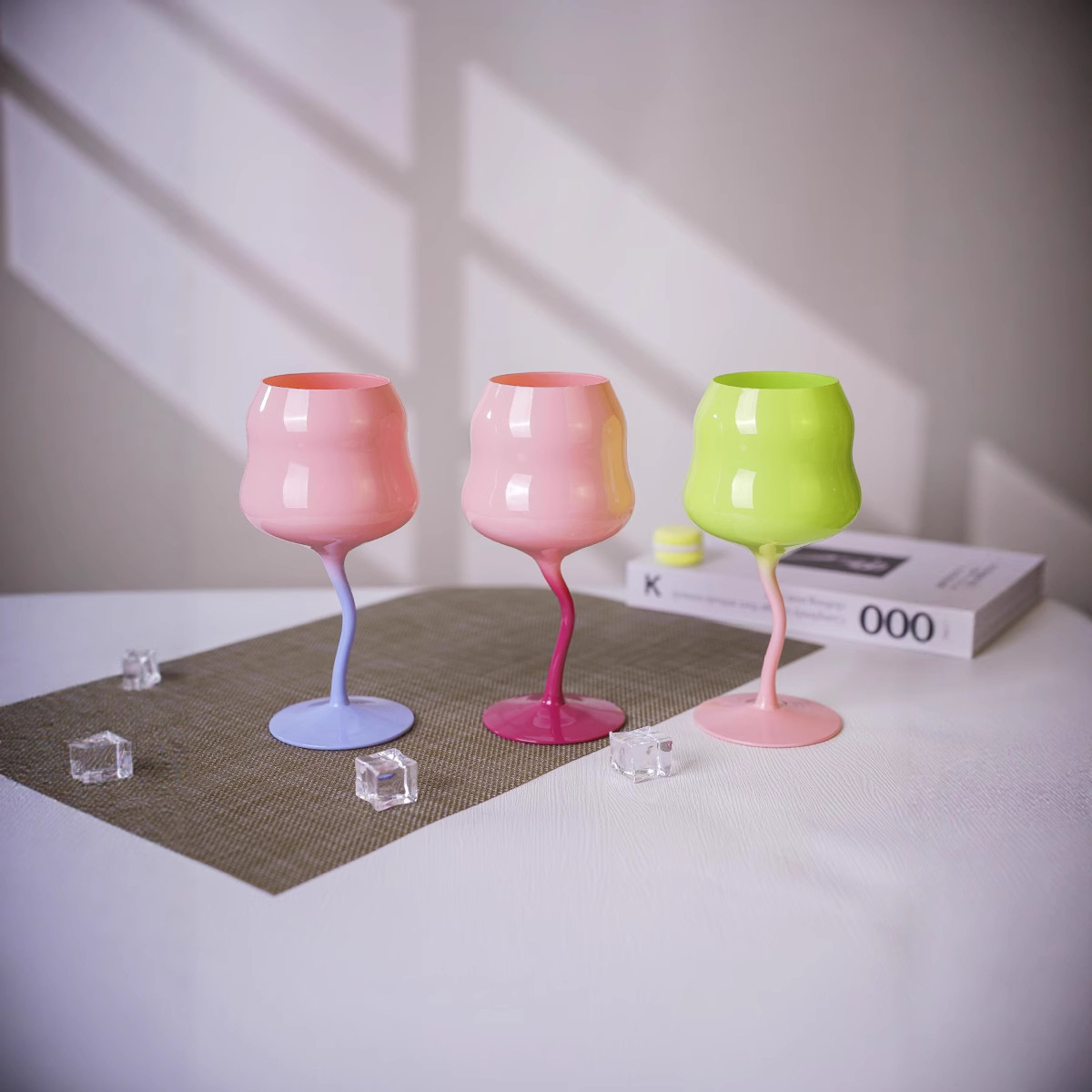 Candy-themed twisty cups, girlish cream cloud wine glasses, dopamine glass glasses, macaron wine glasses, highball glasses full figure