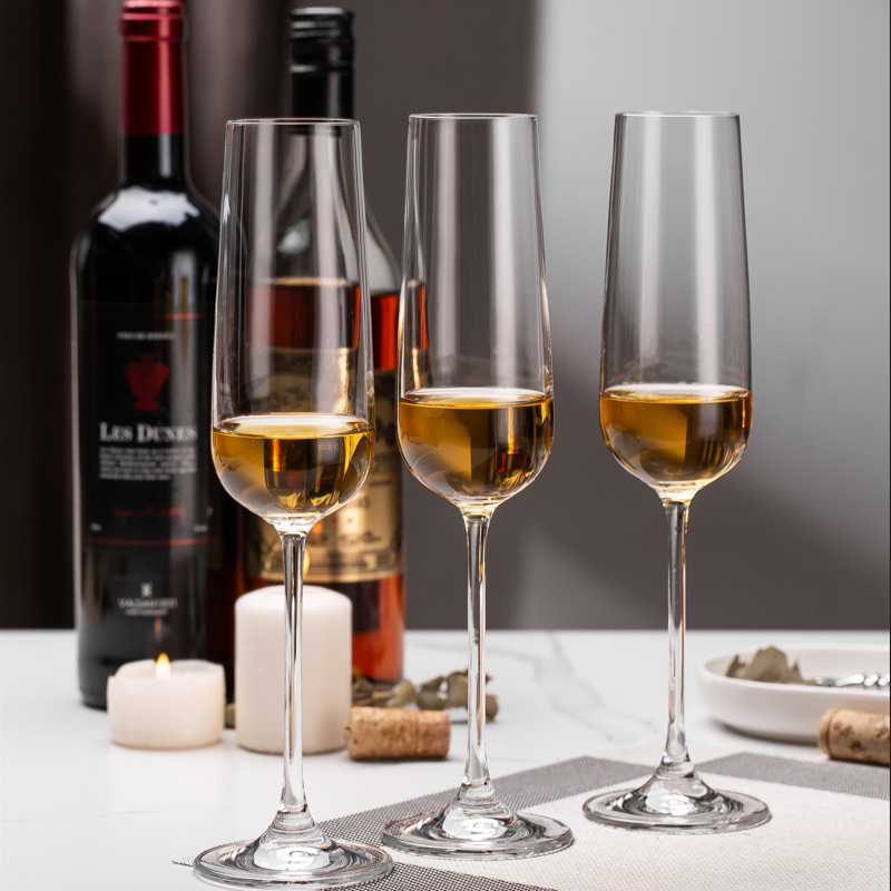 Wholesale Idelita European crystal champagne glasses, sparkling wine glasses, cocktail glasses and sweet wine glasses with logo printing full figure
