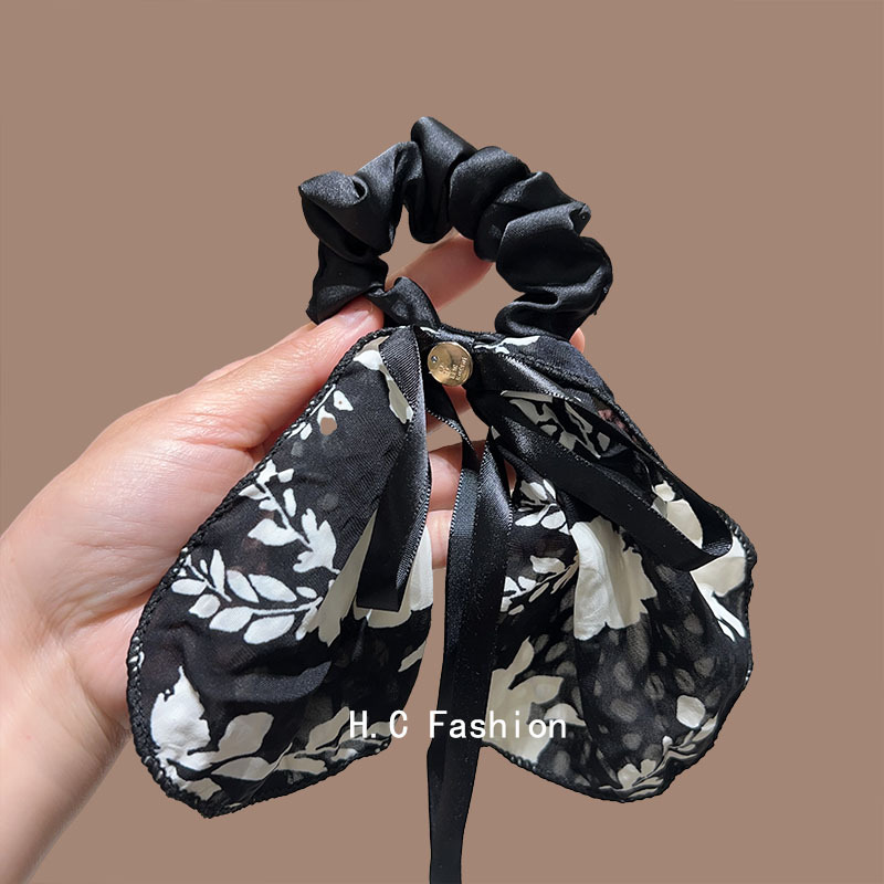 Retro printed bow hair accessory, ink-wash skirt hem, hair band, leather band, hair tie, French elegant hair tie ribbon Application Scenario