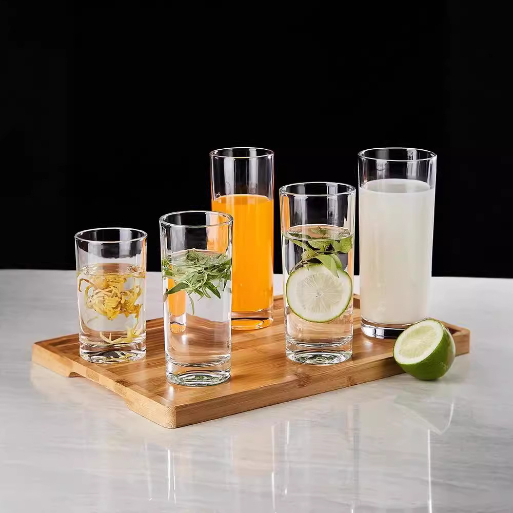 Transparent round-mouthed straight glass cups, tea cups, white spirit cups, beer mugs, milk, breakfast, juice, beverages, cold drinks, water cups full figure