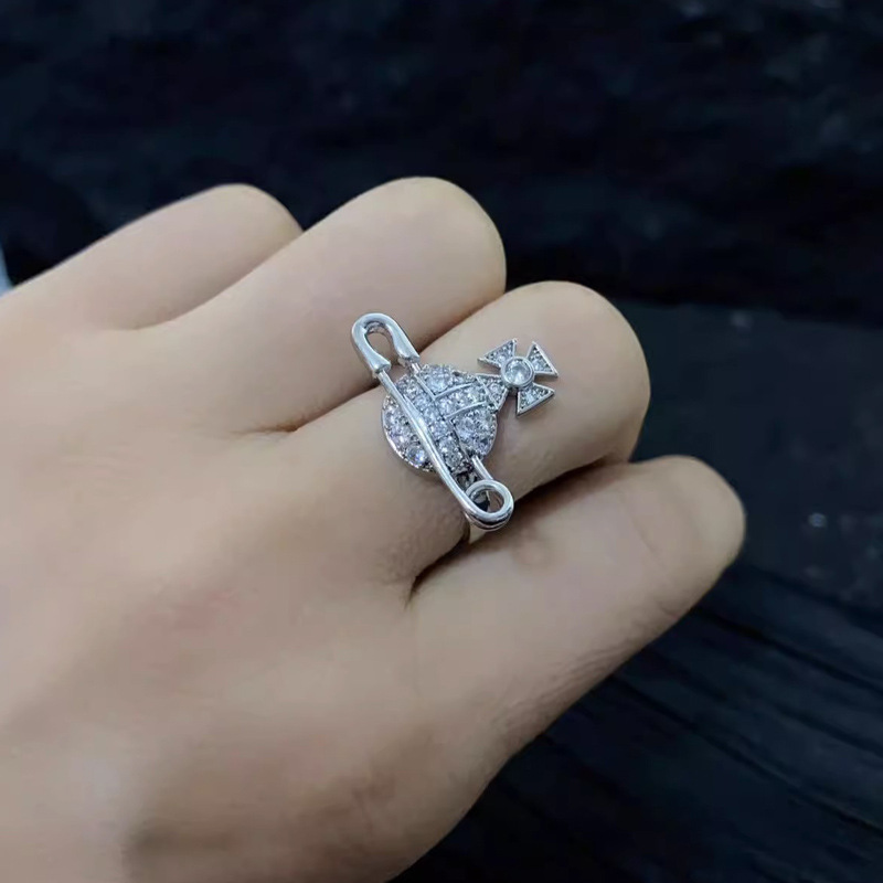 A high-end, all-diamond planet Saturn pin ring with a unique design for women, an open ring, and a light luxury index finger ring full figure