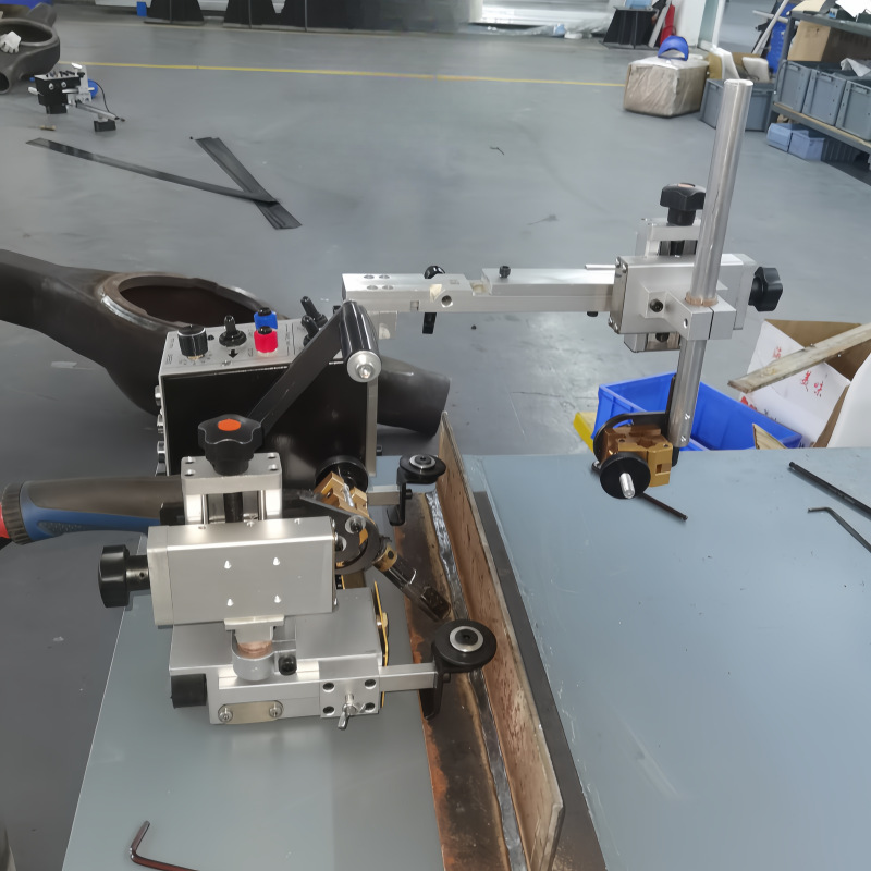Double-gun automatic welding trolley for shipyard deck steel structure reinforcement plate T-shaped double-gun fillet welding trolley and MIG welding trolley full figure