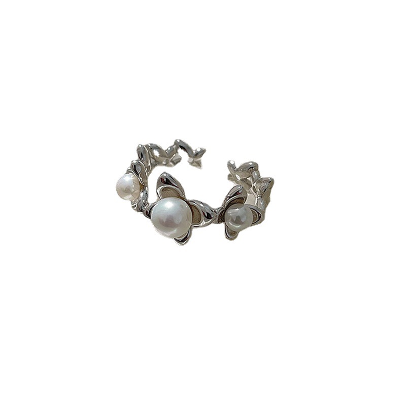 A Korean version of a niche design pearl butterfly ring with a cold and elegant feminine style, exuding a sense of luxury and sophistication. It is a high-end index finger ring Item Picture