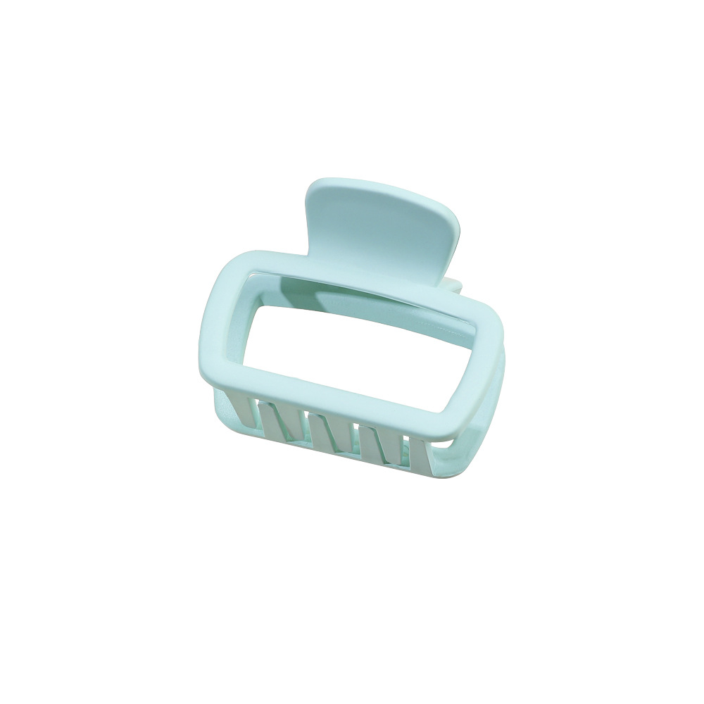 Qiyue's new hair clips are simple and versatile. They are available for wholesale of hair accessories such as the back of the head, shark hair clips, and children's hair accessories Item Picture
