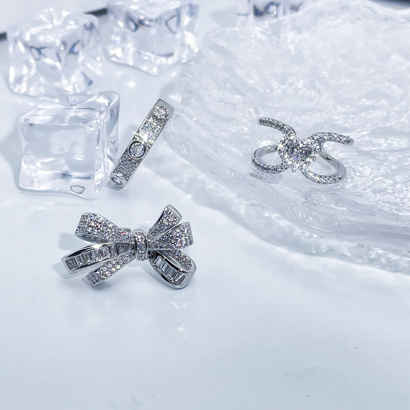 The new light luxury and high-end bow heart-shaped ring for women features a three-dimensional texture, a niche design, and a sweet, cool and fashionable ring trend Specification drawing