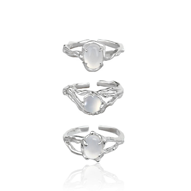 A niche design with a unique texture opal open ring, exuding a sense of high-end sophistication for women. It features a cold and elegant style with a touch of light luxury full figure