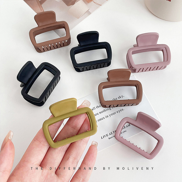 A new style of Korean minimalist square small hairpin with a half-tied hair at the back of the head, featuring a girl's hair clip, hair accessory and broken hair clip Application Scenario