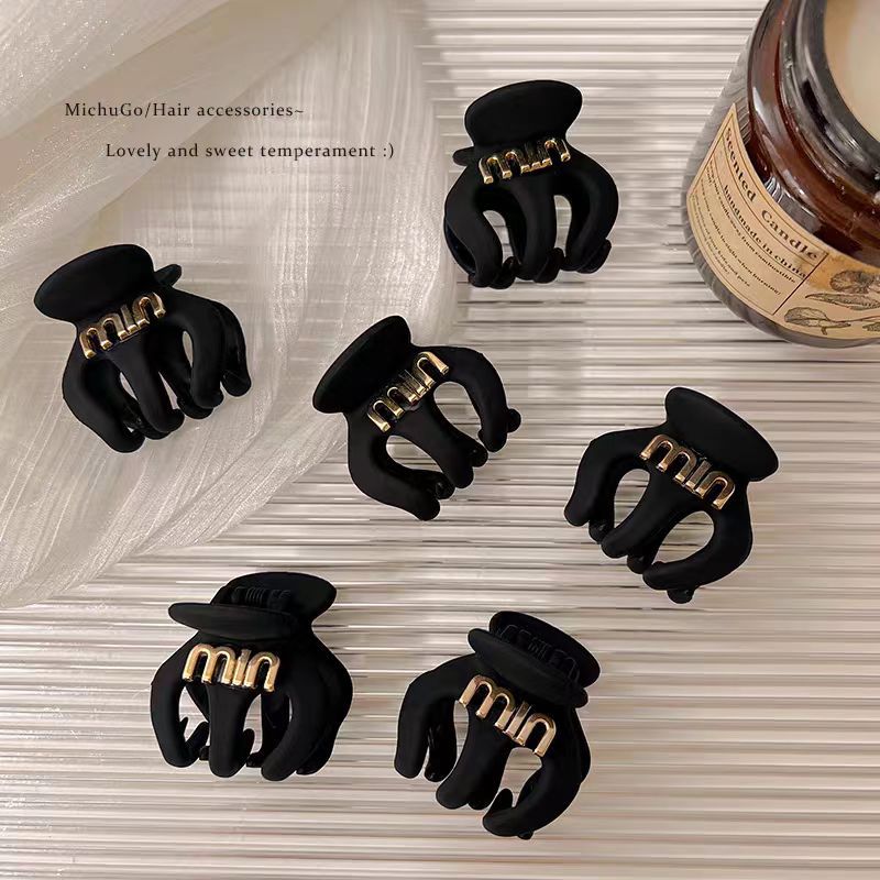 High-end miumiu letter high ponytail grab clip fixing wonder, hair clip half clip, small shark clip headwear details Picture