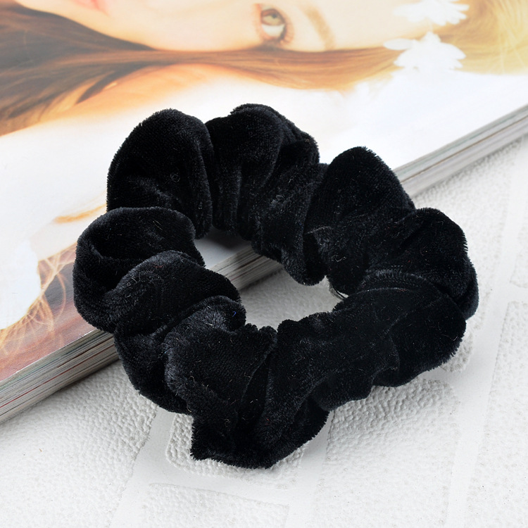 2-yuan store wholesale Korean autumn and winter velvet hair bands, Korean version simple plush hair ties, headwear and hair accessories wholesale Application Scenario
