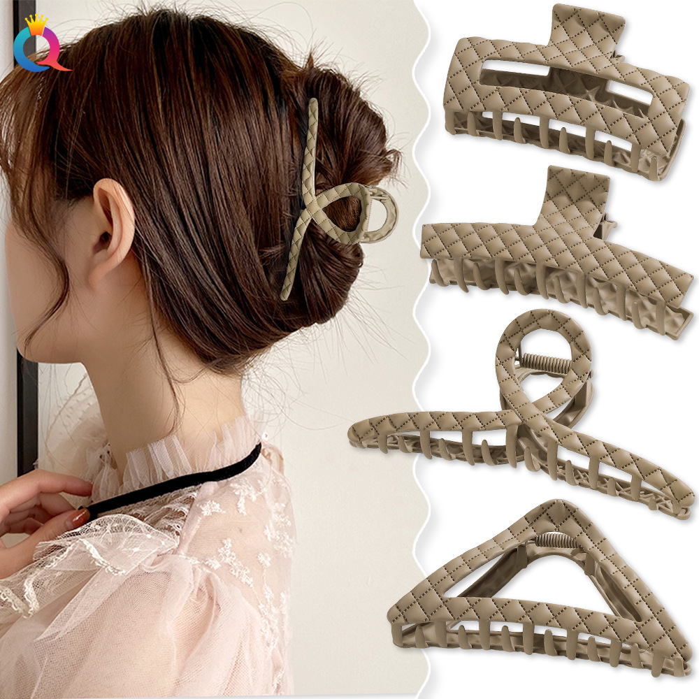 Qiyue metal matte hair clip, back of the head, coiled hair clip, high-end hairpin, shark clip, headwear and hair accessory wholesale details Picture