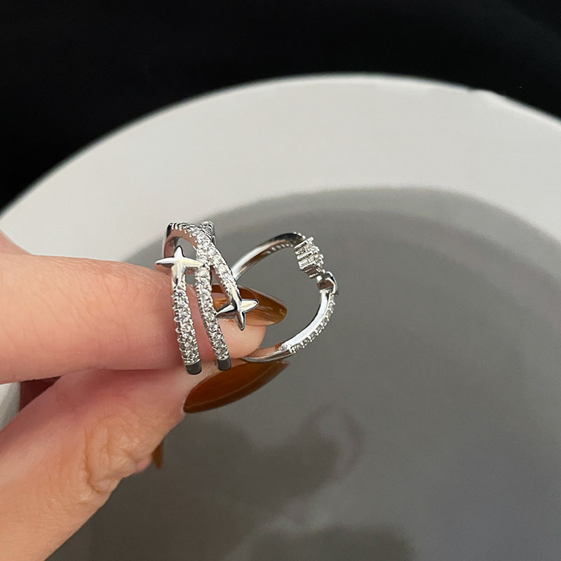 A micro-inlaid zircon star-opening ring for women's Instagram, with a cold and niche design, exudes a sense of light luxury and high-end individuality Application Scenario