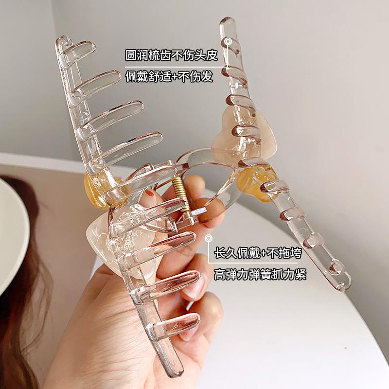 Jelly heart-shaped hairpin, large hair volume, hairpin at the back of the head, elegant and sophisticated for women, spring and summer hairpin headwear Application Scenario