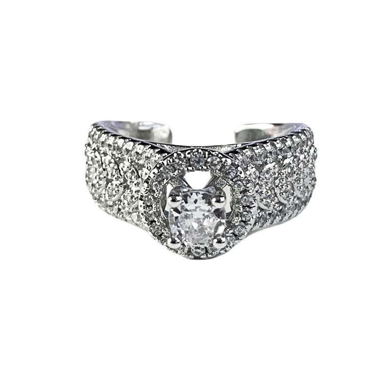 In the year of one's zodiac sign, cross-border light luxury wedding rings from Europe and America are in vogue. Full-diamond open-top rings are a niche, fashionable and high-end trend for women Item Picture