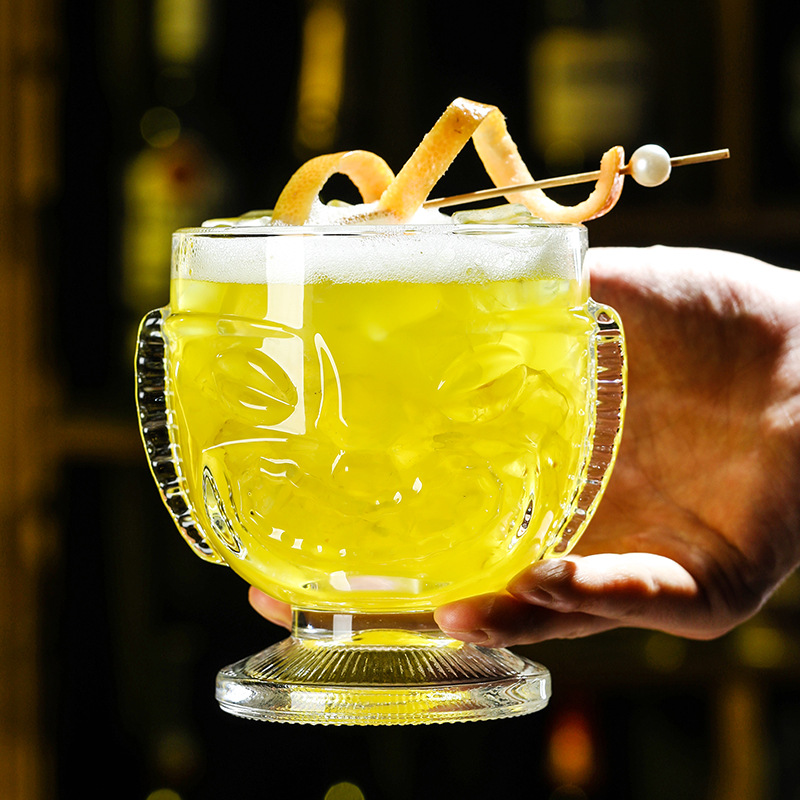 Creative glass juice cup, thickened cocktail cup, funny face cup, fruit tea cup, milk drink cup, smoothie cup Application Scenario