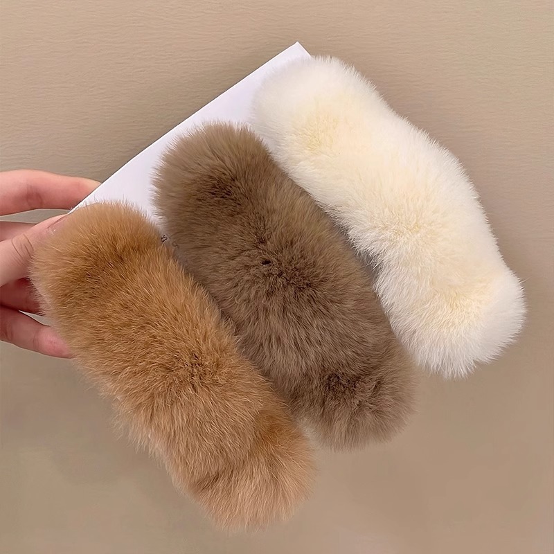 Fluffy and voluminous ~ High-end style rabbit fur hair clip for women 2025 New large duckbill clip updo hair clip Application Scenario