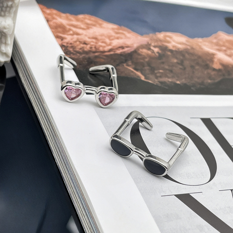 Retro sunglasses ring, sweet and cool pink diamond glasses, couple rings, unique personality, ins niche design sense accessories Specification drawing