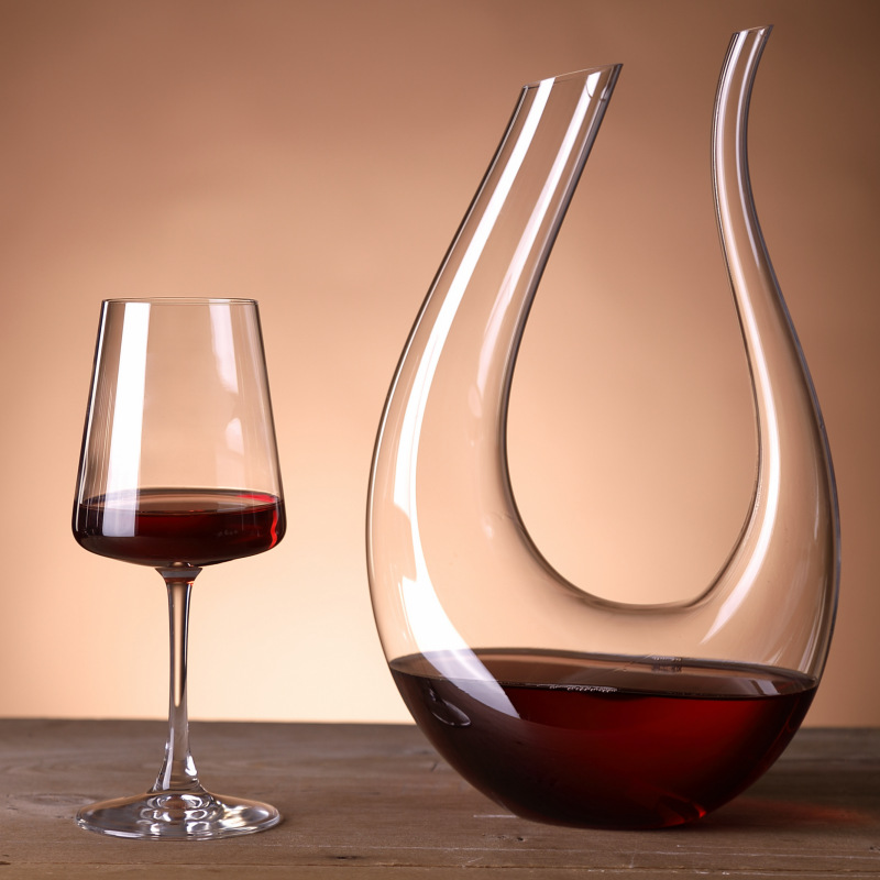 Yidelita creative thickened glass highball glasses, wine glasses, wine glasses and glass cups wholesale with logo printing Application Scenario