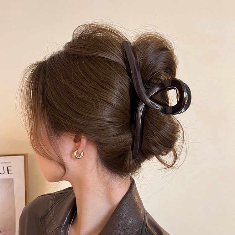 Simple cross-grip hairpin for women with a high-end look 2025 new spring/Summer style, large hair volume shark clip hairpin at the back of the head Specification drawing
