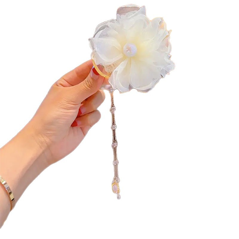 Sweet and popular children's bun hairstyle, sunflower tassel chain hair clip, super fairy-like children's updo hair clip, hair accessory Item Picture