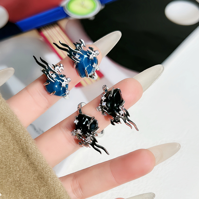 Trendy and individualistic irregular blue and black stone open ring for women, European and American punk high-end style neutral style index finger ring accessory details Picture